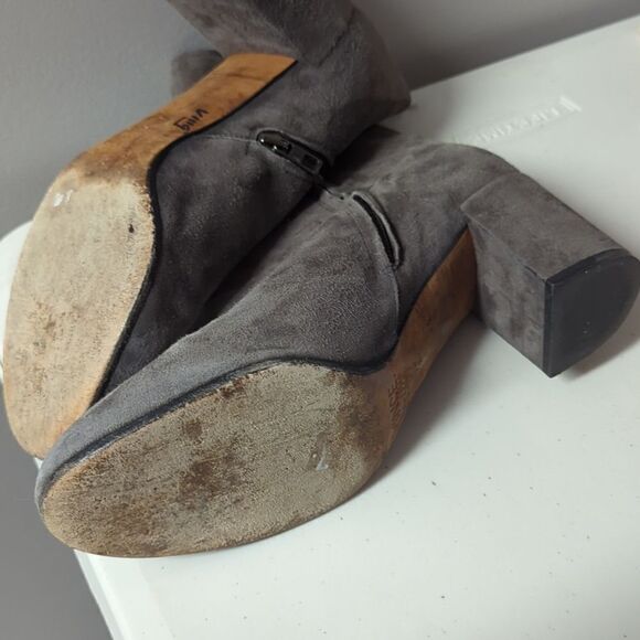 Vince Gray Zip Up Booties - Picture 4 of 5